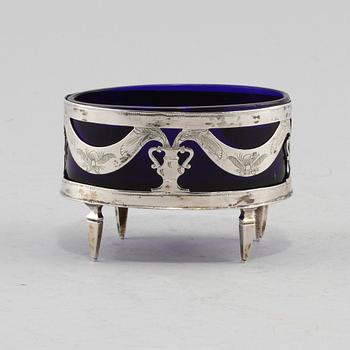 SALTKAR, silver och glas, ostämplad, tidigt 1800-tal. Silvervikt 32 g.
