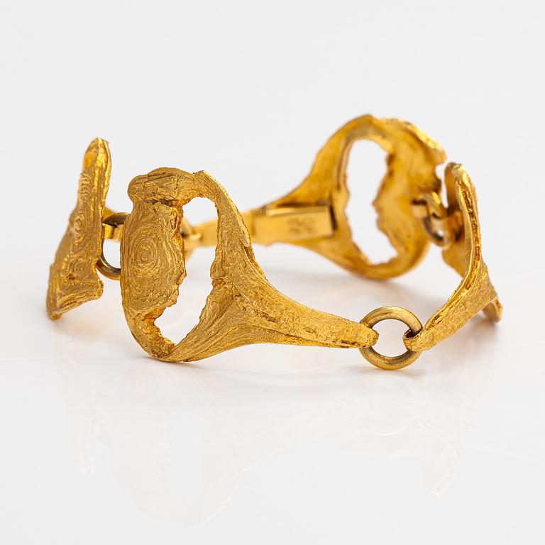 Helky Juvonen, A 14K gold bracelet. Westerback, Helsinki 1972.