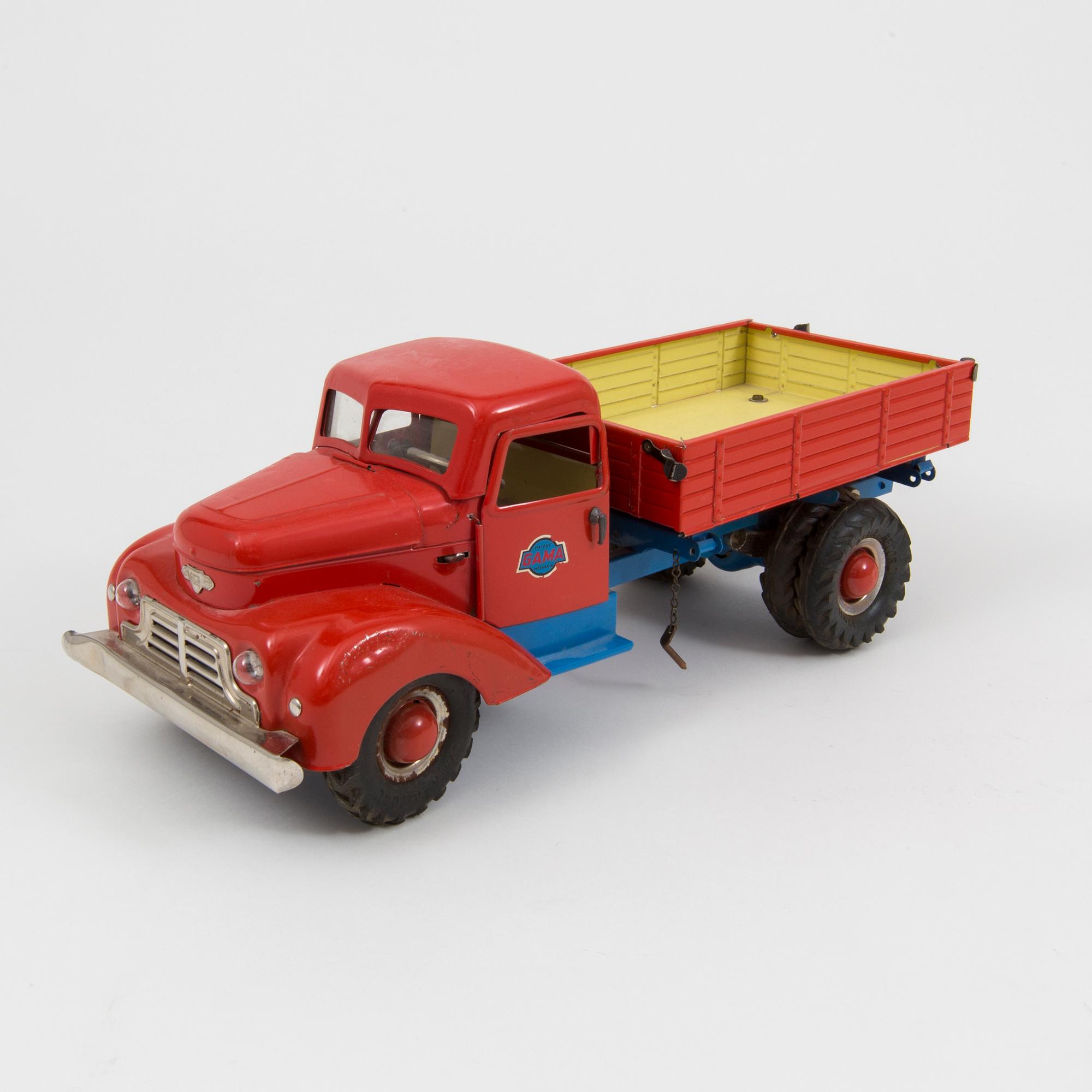 A tinplate Gama 501 truck, Germany, 1950s.