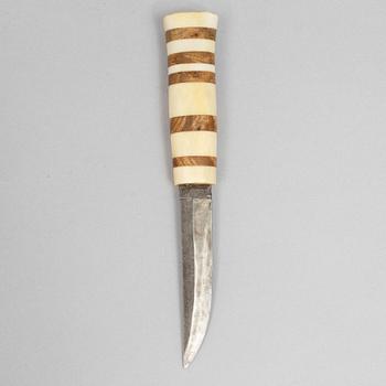 Sune Enoksson, reindeer horn knife, signed.