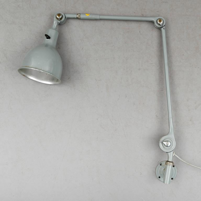 INDUSTRILAMPA, metall, PeFeGe, 1900-talets mitt.