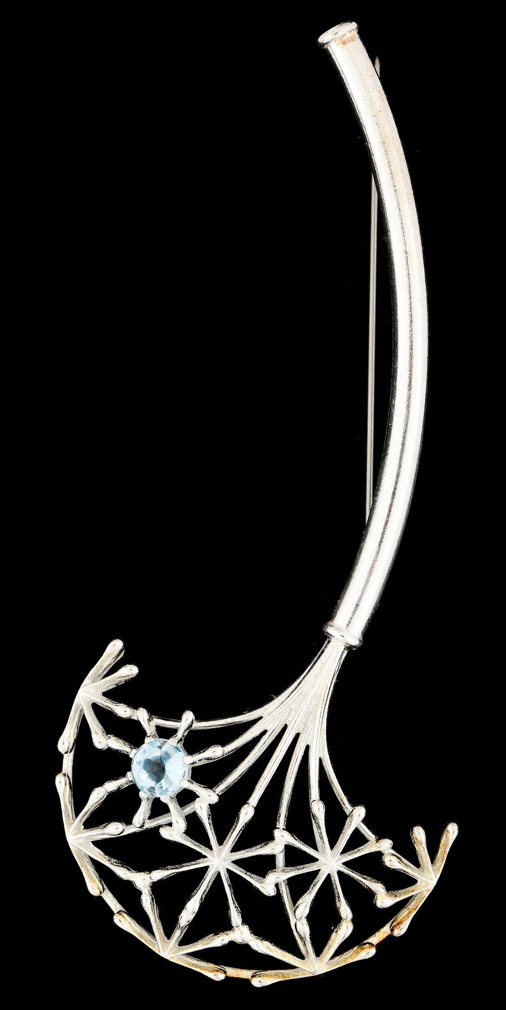 SMYCKESSET, sterling silver, "Kvinnans röst", Kirsti Doukas, Kalevala Koru, design 2006. Vikt tot 30 g.