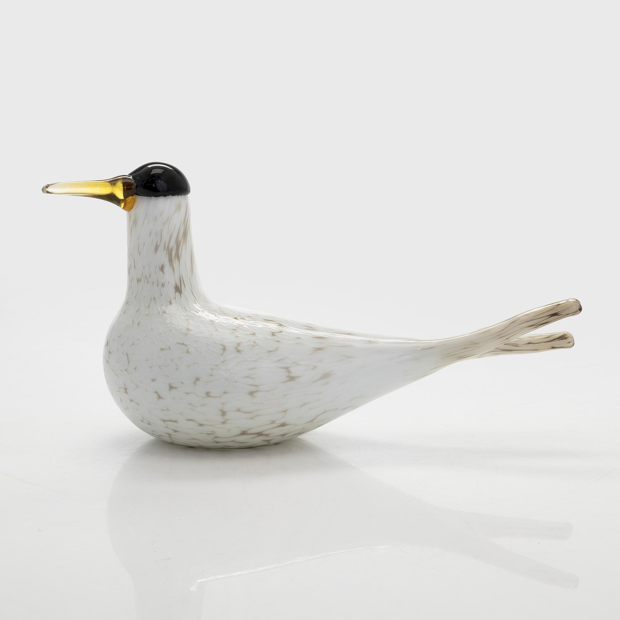 Oiva Toikka, an annual glass bird 'Arctic tern', signed O. Toikka Nuutajärvi 2000.