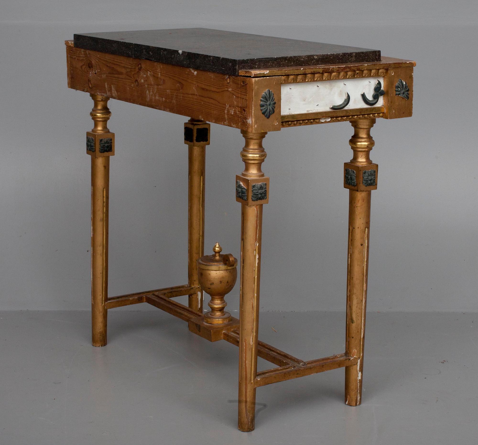 SPEGEL, KONSOLBORD, med PORFYRSKIVA,  sengustaviansk stil, 1900-talets början.