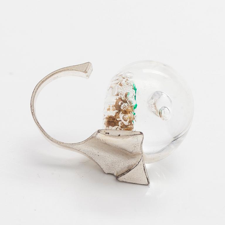 Björn Weckström, Ring, "Förstelnad sjö", akryl, silver, Lapponia 1974.