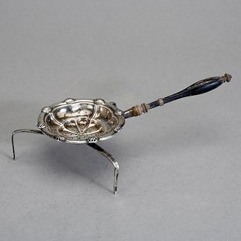 PARTI SILVER, 16 st, bland annat Lorenz Georg Weis (1791-1829), Norrköping. Mestadels 1800-tal. Vikt ca 344 g.