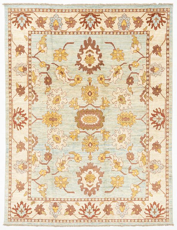 A carpet, Soltenabad/Ushak design, ca 418 x 320 cm.