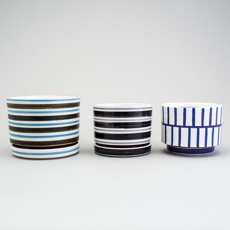 STIG LINDBERG, three faience flower pots, "Flores", Gustavsberg 1950s.