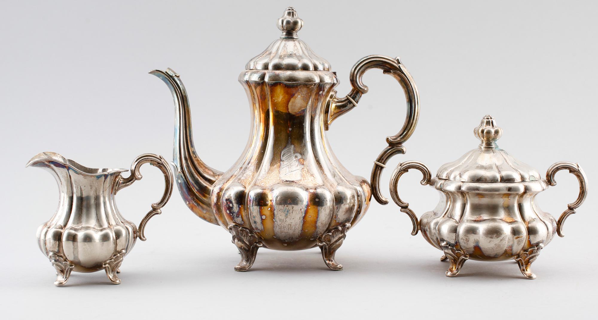 KAFFESERVIS, 3 delar, silver, rokokostil, 1930. Total vikt ca 1196 g.