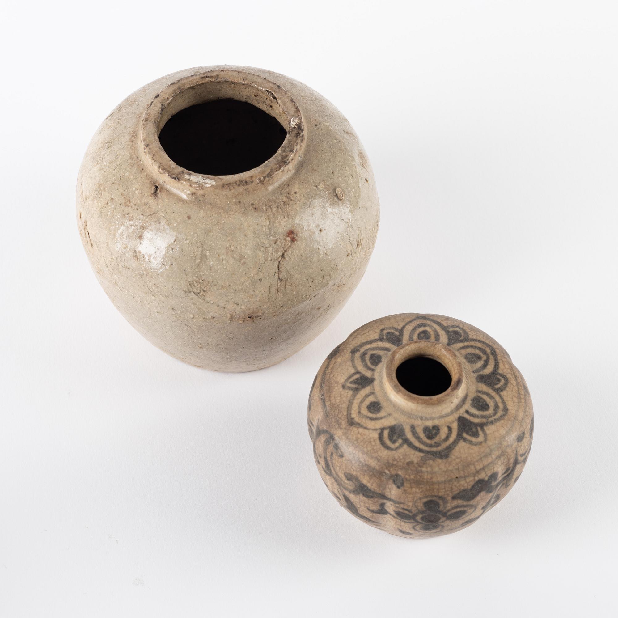 A bowl and two jars, South East Asia, 15th/17th Century.