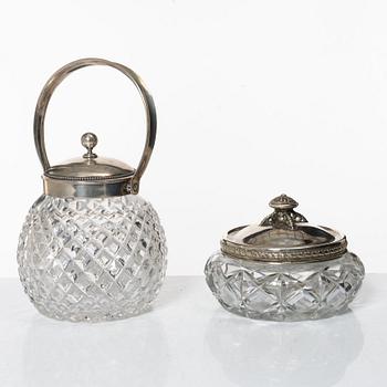 Ishink och skål, silver samt glas, bl.a. CG Hallberg, Stockholm 1920.