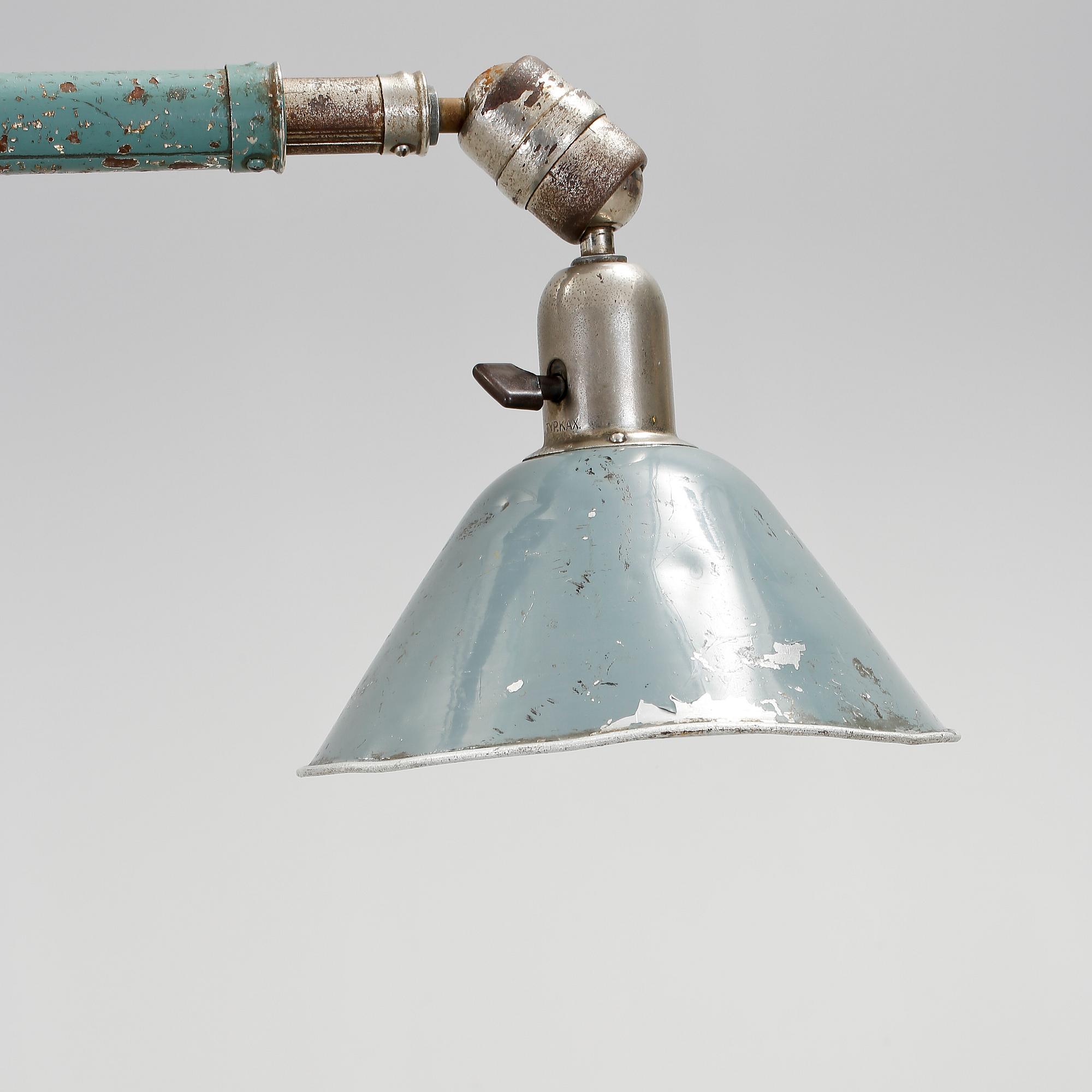 VÄGGLAMPA / INDUSTRILAMPA, "Triplex", Johan-Petter Johansson, 1900-talets mitt.