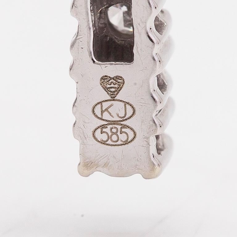 Necklace/pendant, cross, 14K white gold with diamonds totalling approx. 0.25 ct. Finnish hallmarks.