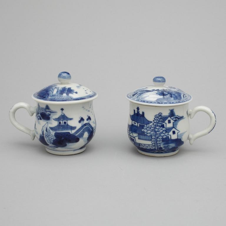 CREMEKOPPAR, 6 st, porslin, Kina, Jiaqing, 1800-tal.