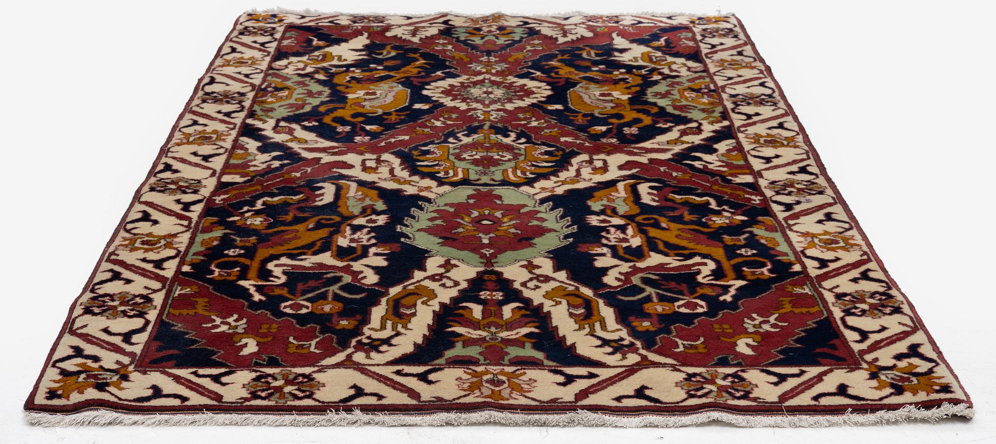 Semiantik "drak" matta, västra Persien, ca 237 x 133 cm.