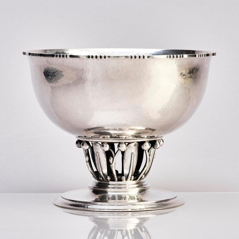 Georg Jensen, skål på fot, silver, design nr 19A, Köpenhamn 1917-1927.