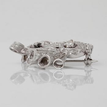 A single- and brilliant- cut diamond brooch. Total carat weight circa 3.20 cts.