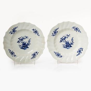 A pair of large serving dishes, unmarked, 19th century.