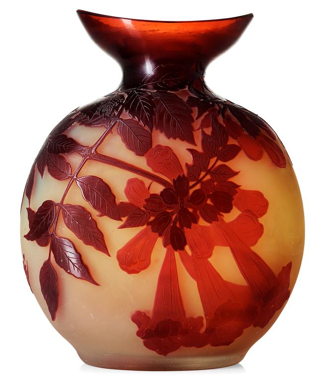 An Emile Gallé Art Nouveau cameo glass vase, France.