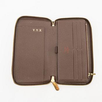 Louis Vuitton,.