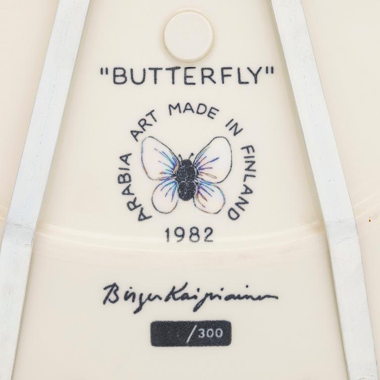 Birger Kaipiainen, fat, keramik, "Butterfly", Arabia Art 1982, signerad och numrerad 51/300.