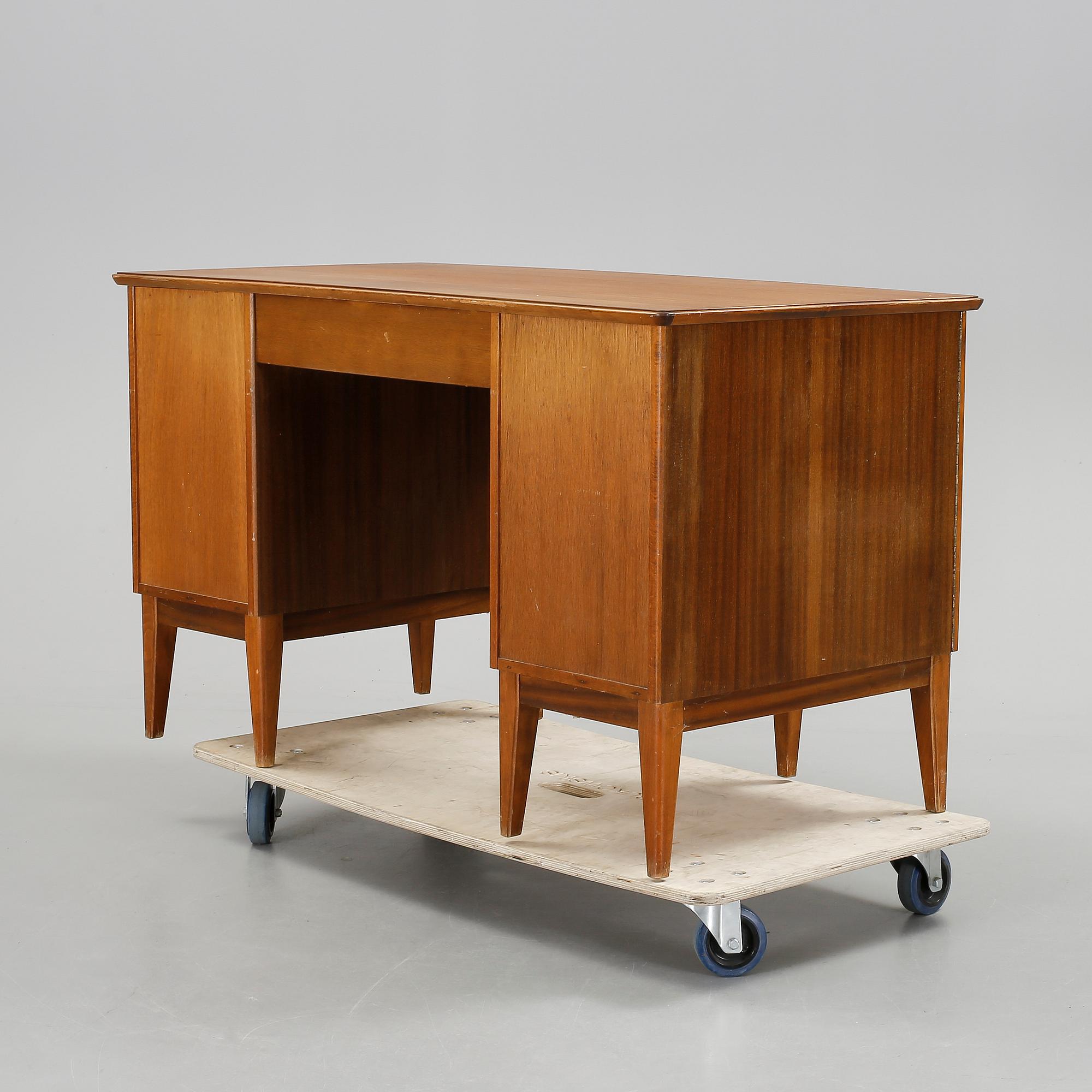 SKRIVBORD, 1900-talets tredje kvartal.