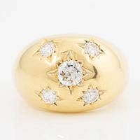 Ring, bombé ring, 18K gold with brilliant-cut diamonds.