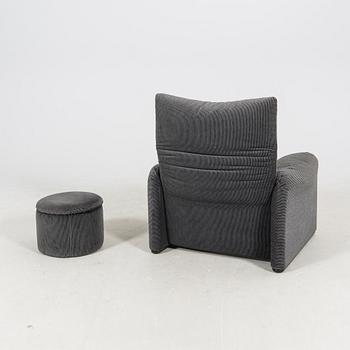 Vico Magistretti armchair with footstool "Maralunga" for Cassina Italy late 20th century.