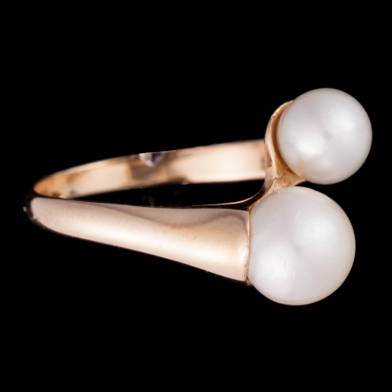 RING, 14K guld, 2 pärlor. Vikt 3,6 g.