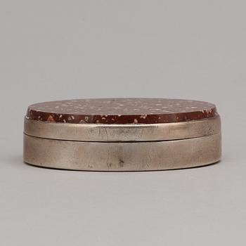 SNUSDOSA, silver samt porfyr, Anders Hjulström, Köping 1822.