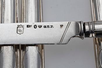 KNIVAR, 2+4, silver, G.T. Folcker resp. G. Möllenborg Féron, Stockholm, 1855 resp. 1866. Ca 240 g.