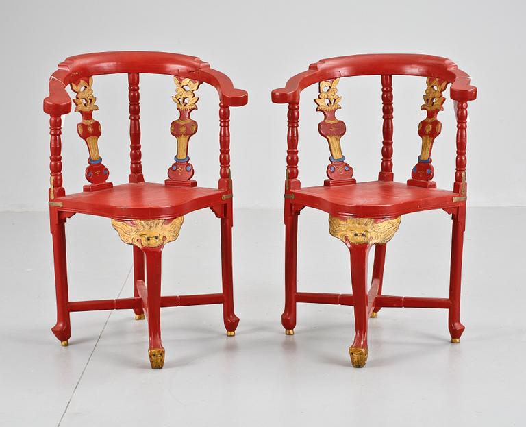 PUDERSTOLAR, ett par, senbarockstil, 1800-tal.