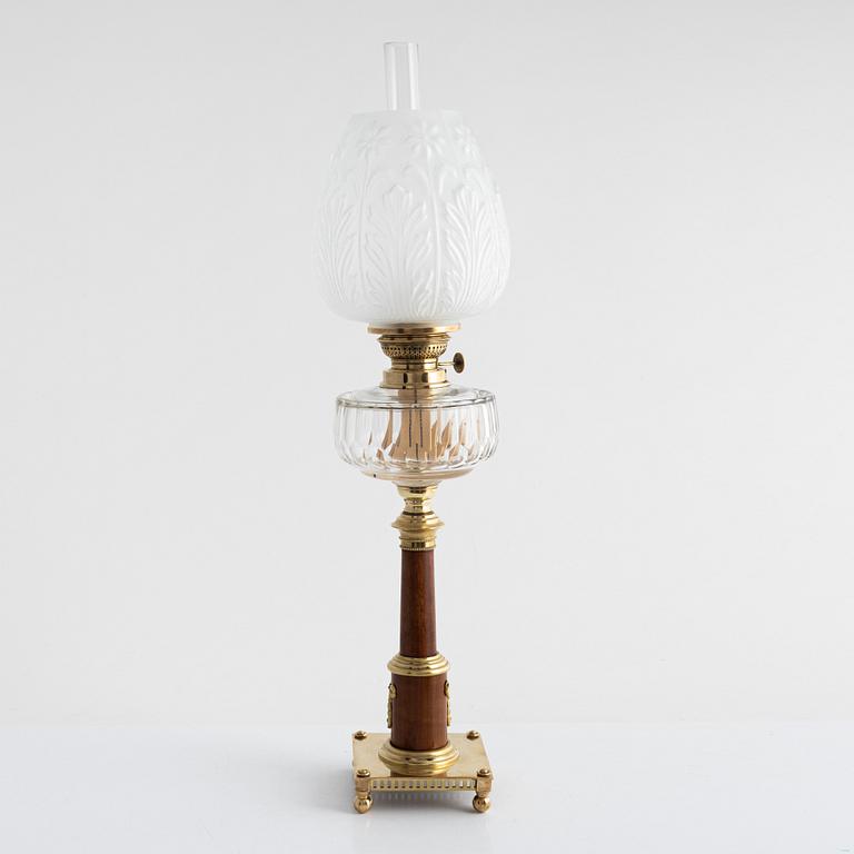 Fotogenlampa, empirestil, omkring 1900.