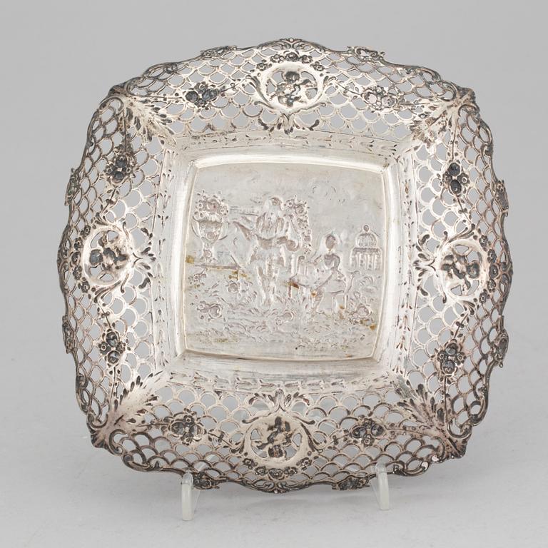FAT, silver, stämplad AM, omkring sekelskiftet 1900. Vikt ca 156 gram.