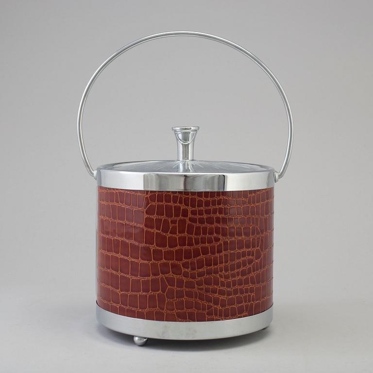 An ice bucket, second half of the 20th Century.