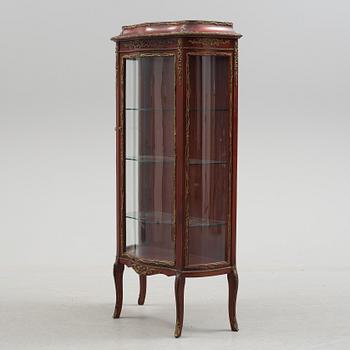 A Louis XV style cabinet, first half of the 20th century.