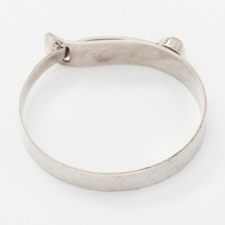 Elis Kauppi, armring, rosenkvarts, silver, Kupittaan Kulta, Åbo 1959.