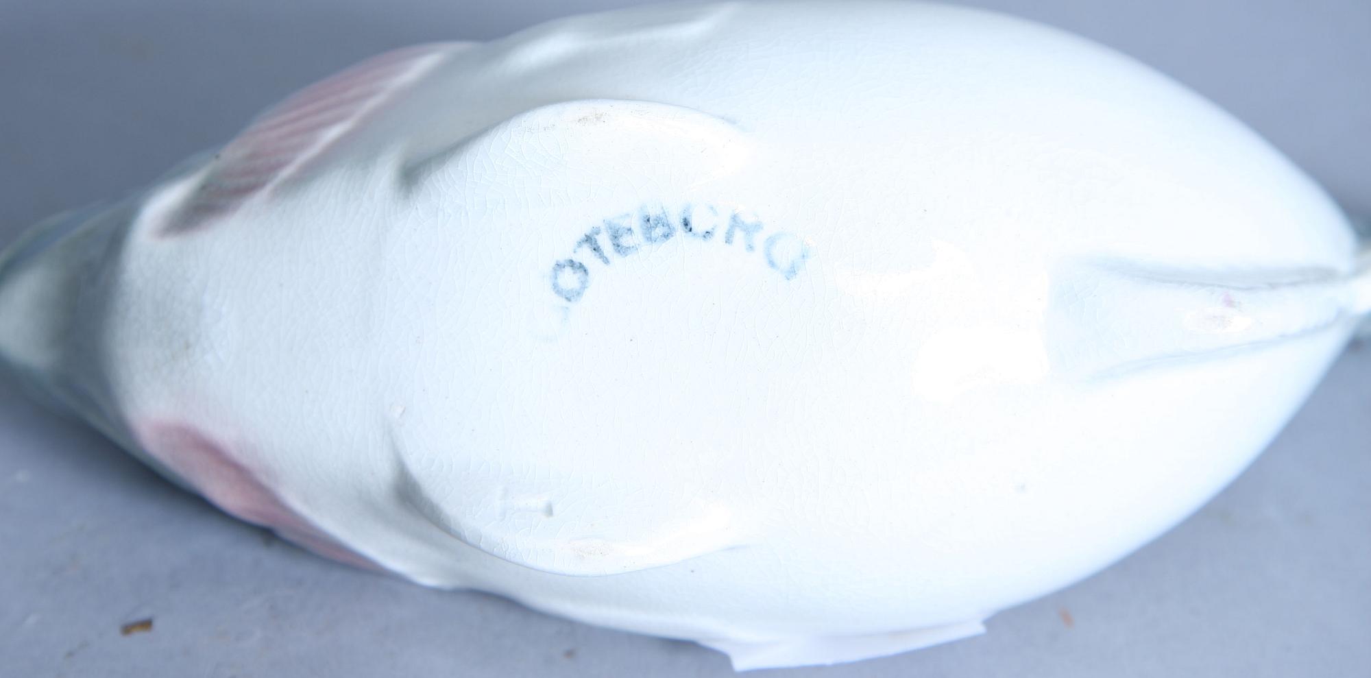 ASKFAT, 3 st, samt SÅSSNIPA, keramik, bl a Stig Lindberg och Wilhelm Kåge, 1900-tal.