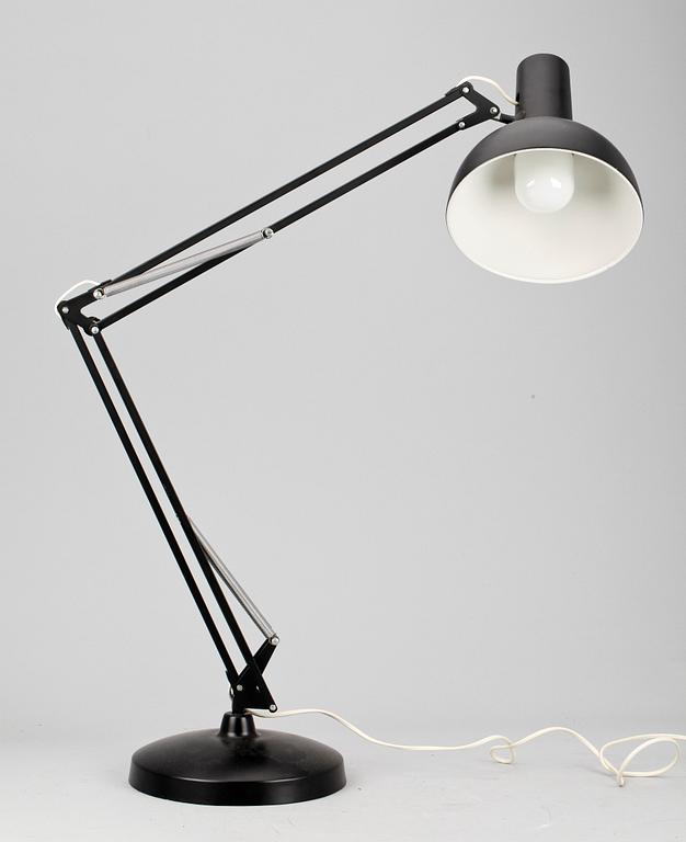 BORDSLAMPA, "IT-Lamp, Poul Henningsen för Louis Poulsen, Danmark, formgiven 1972.