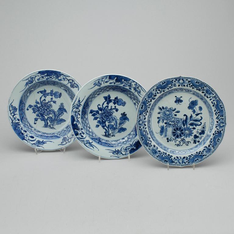 TALLRIKAR, 8 st, porslin, Kina, 1700-tal.