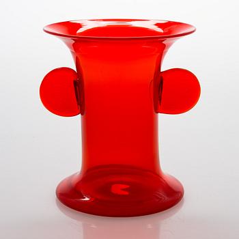 Oiva Toikka, a vase signed Oiva Toikka Nuutajärvi Notsjö.