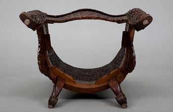 MÖBLEMANG, 3 delar, Soffa, karmstol och bord, Indien omkring 1900.