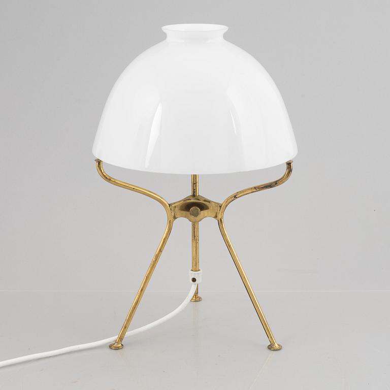 Bertil Brisborg & Torsten Claeson (1893-1978), bordslampa, modell Triva "532-018", Nordiska Kompaniet, 1950-tal.
