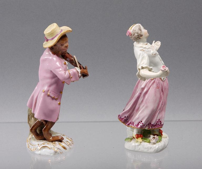 FIGURINER, 2 st, porslin. Bla Meissen.