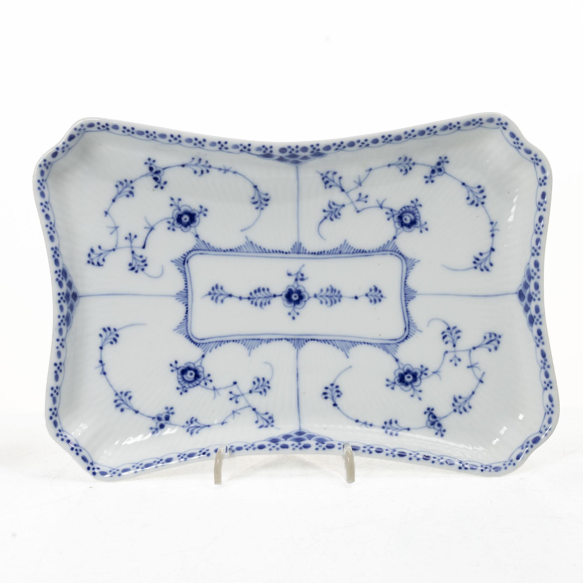 Royal Copenhagen, A 22 piece tea set, half laced and fukll laced, "Musselmalet", Denmark.