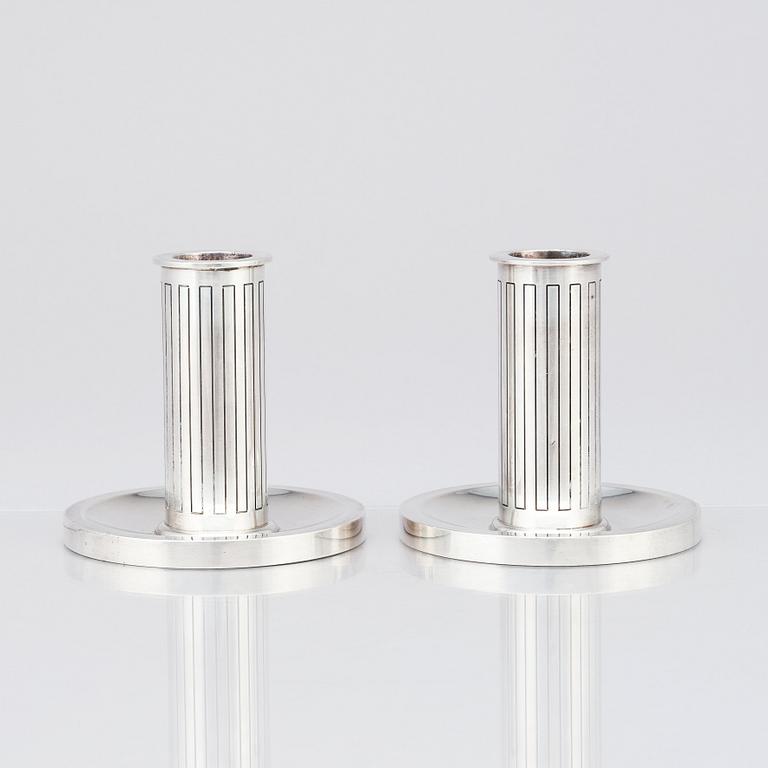 Sigvard Bernadotte, ljusstakar, ett par, Köpenhamn 1945-77, sterlingsilver, modell 923.