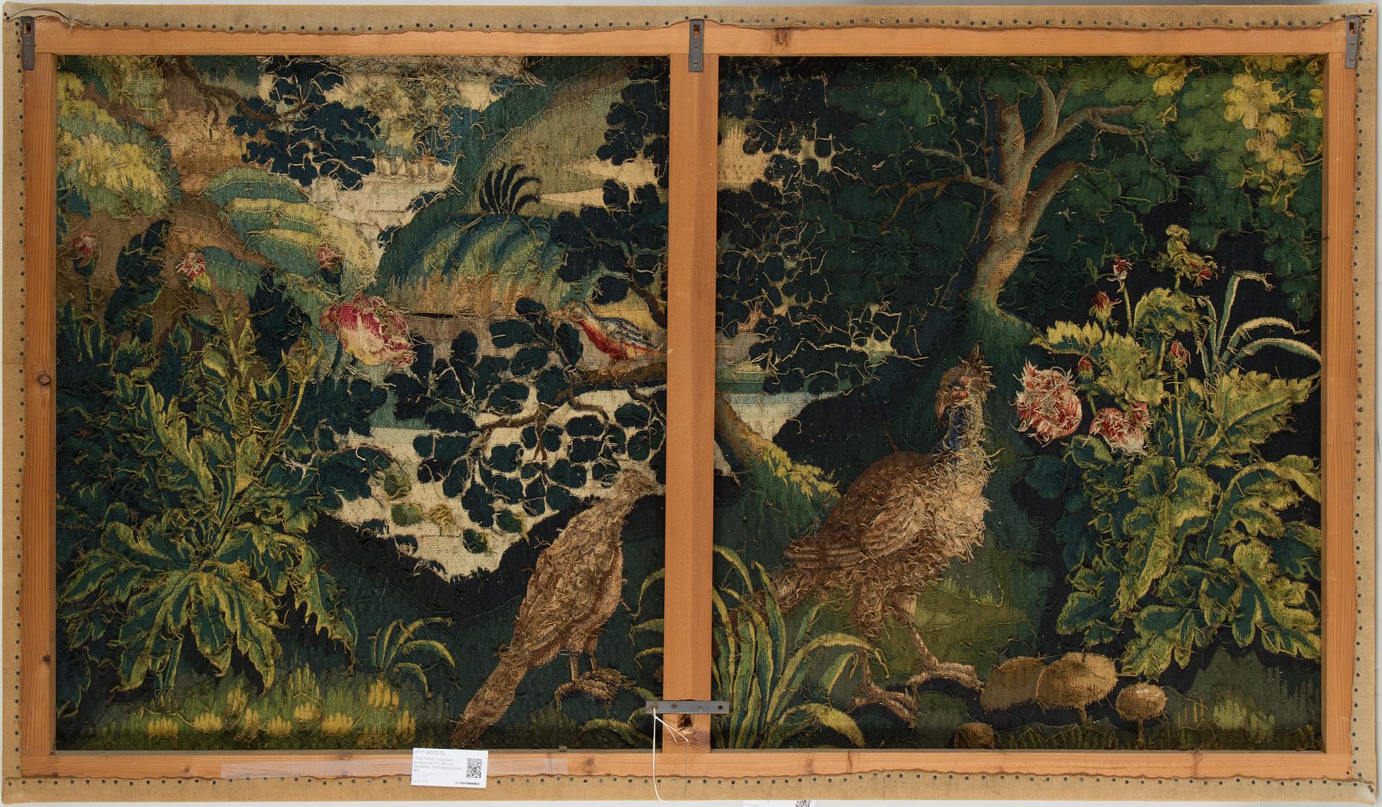 A FRAGMENT O A TAPESTRY. Tapestry weave. Verdure. Around 97 x 166 cm . Flanders,  the fist half of the 18th century.