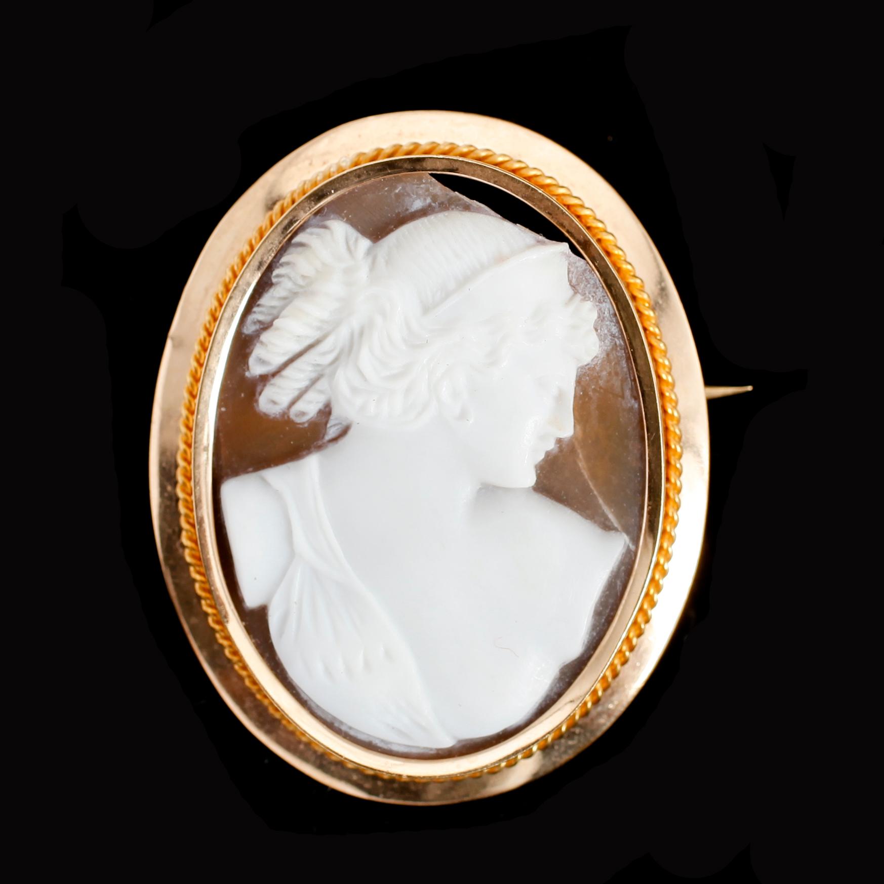 BROSCH, 18 k guldram, kamé, 1917.