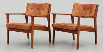 FÅTÖLJER, ett par, Ib Kofoed-Larsen, OPE möbler, Jönköping. 1900- talets andra hälft.