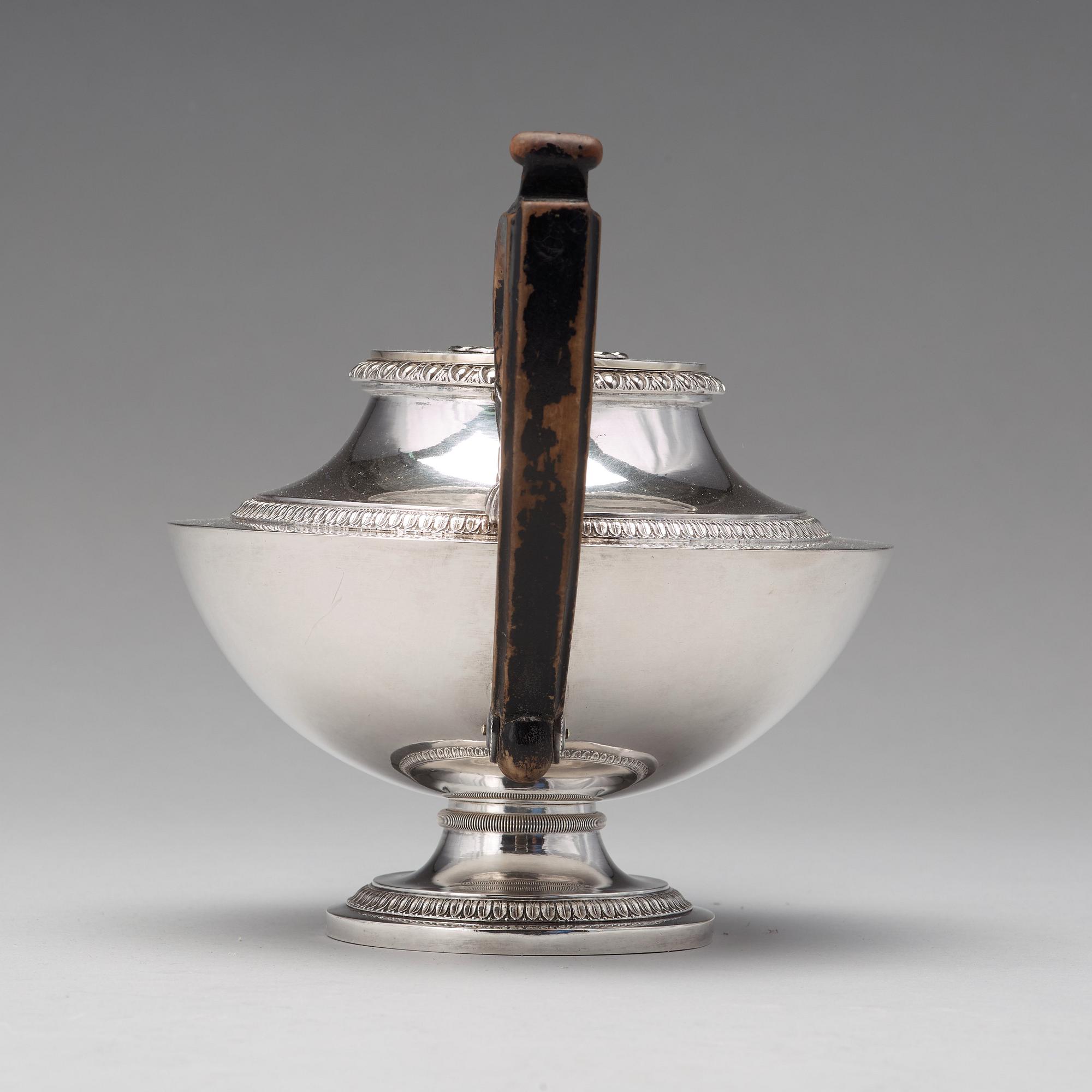Adolf Zethelius, tekanna, silver, Stockholm 1816. Empire.